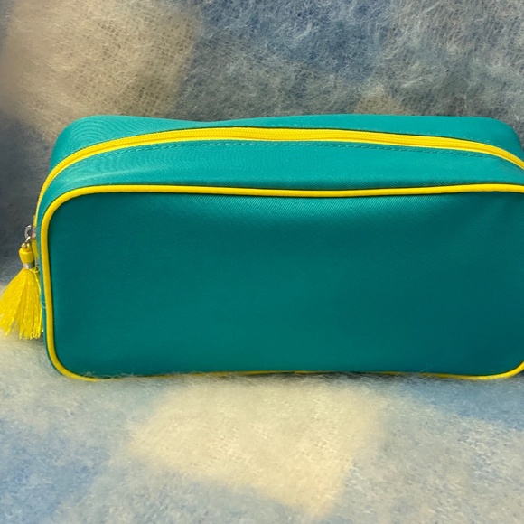 2x Clinique Moisture Surge + Travel size, Moisture Surge Overnight Mask + Bag - Picture 7 of 8